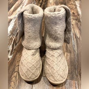 UGG Boots lattice Cardy knit tall 3 buttons size 7 S/N 3066
